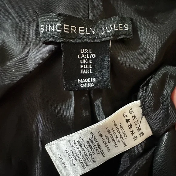 Sincerely Jules Black Sleeveless Vest - Picture 3 of 5